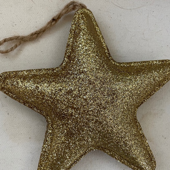 PRICE DROP! Gorgeous Gold & Silver Stackable Star Shaped Gift Boxes! - Picture 16 of 16